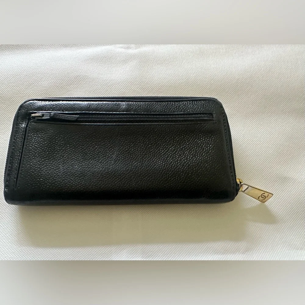 Chanel Caviar Zip Around Wallet
